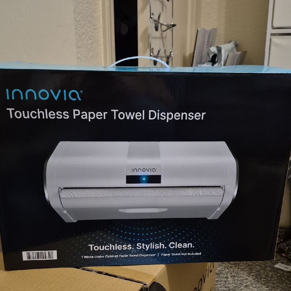 White Touchless Hygienic Paper Towel Dispenser